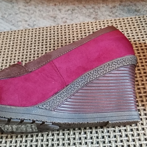 NWOT Burgundy Wedge Loafer - Picture 7 of 8